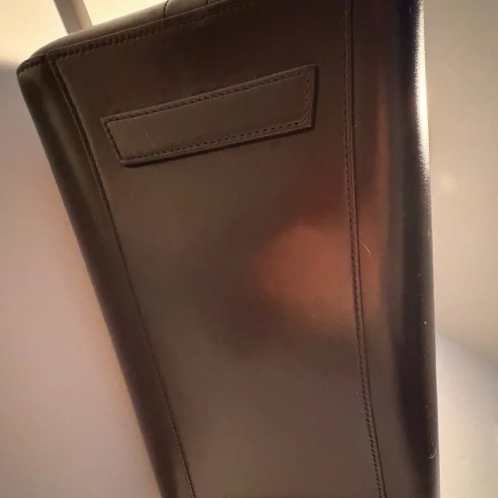 100% Authentic Antigona Medium Bag-Black with Gold Hardware - Picture 4 of 9